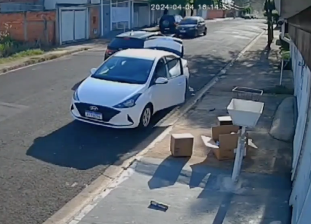 Termina abandonado y baleado por sus cómplices, intentando robar un carro