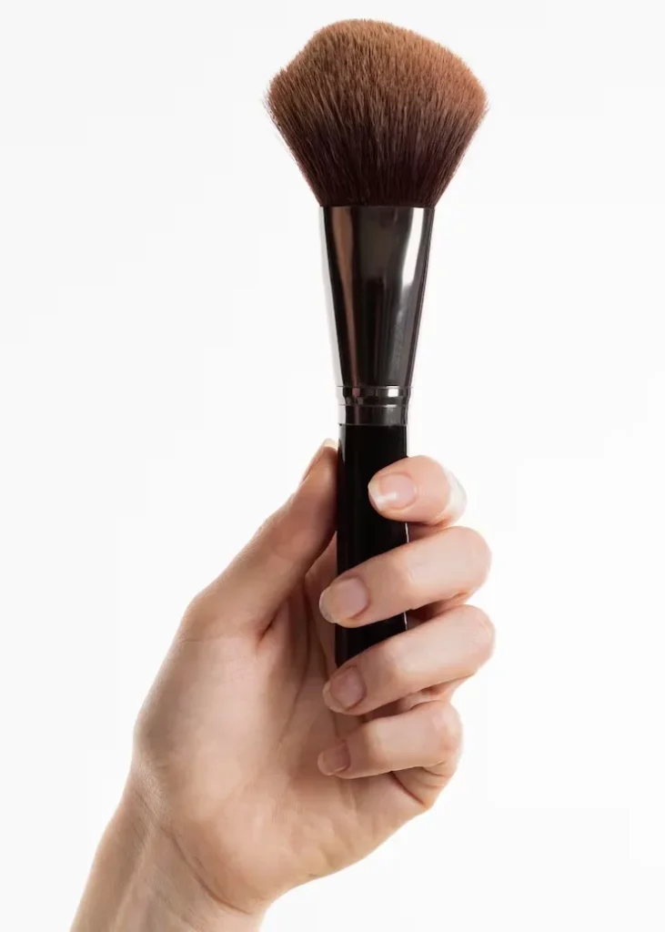 ¿Cómo limpiar las brochas de tu maquillaje? Foto: Freepik