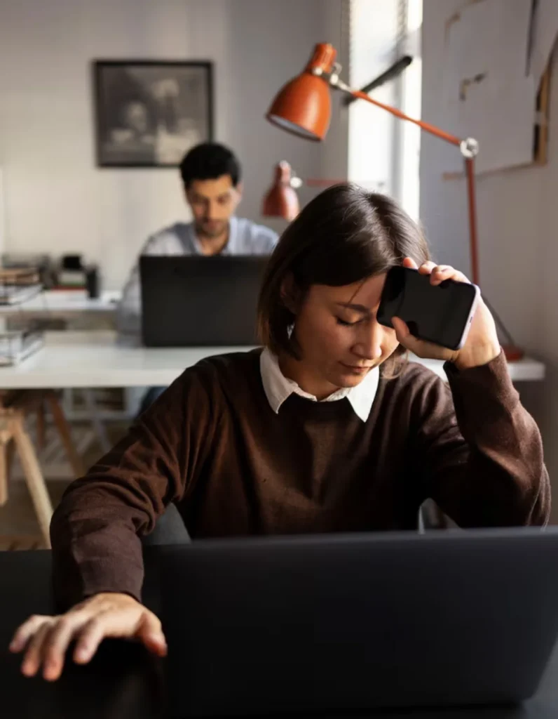 Claves para superar el estrés laboral. Foto: Freepik