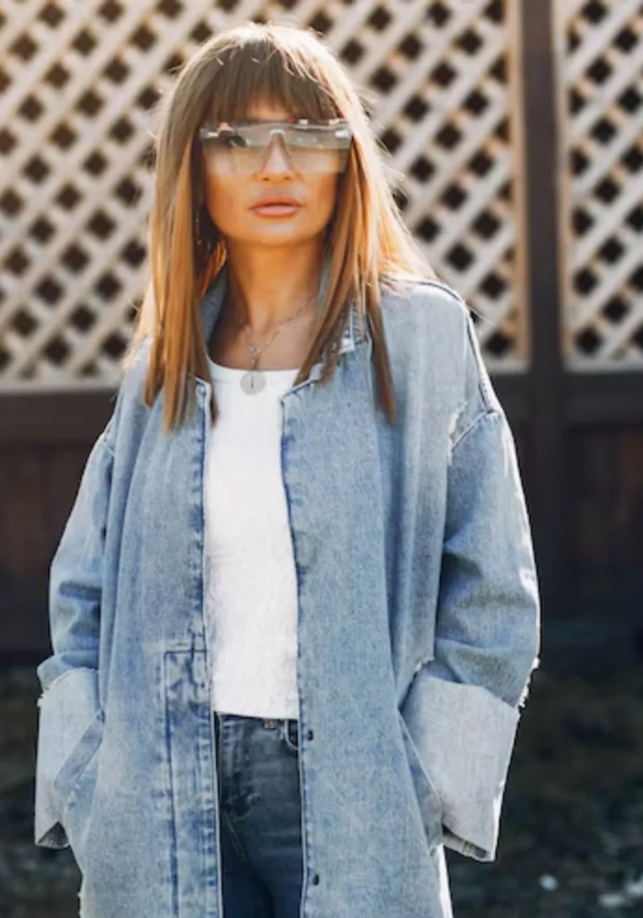 La tendencia Denim está empoderando en septiembre. Foto: Freepik