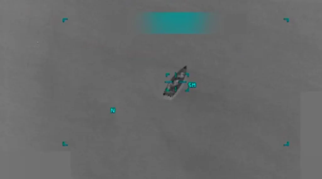 Operativo en el mar: EE. UU. difunde imágenes de ataque a narcolancha frente a Venezuela. Foto X