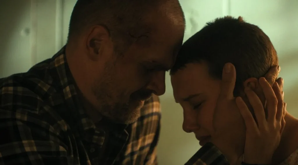 La protagonista de Netflix presentó una queja contra su “padre” en la ficción, David Harbour. Foto: Cortesía Netflix