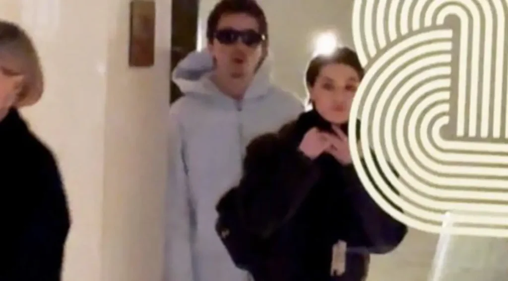 El actor con la actriz Anamaria Vartolomei en París desatan especulación sobre su relación con Kylie Jenner. Foto: Facebook