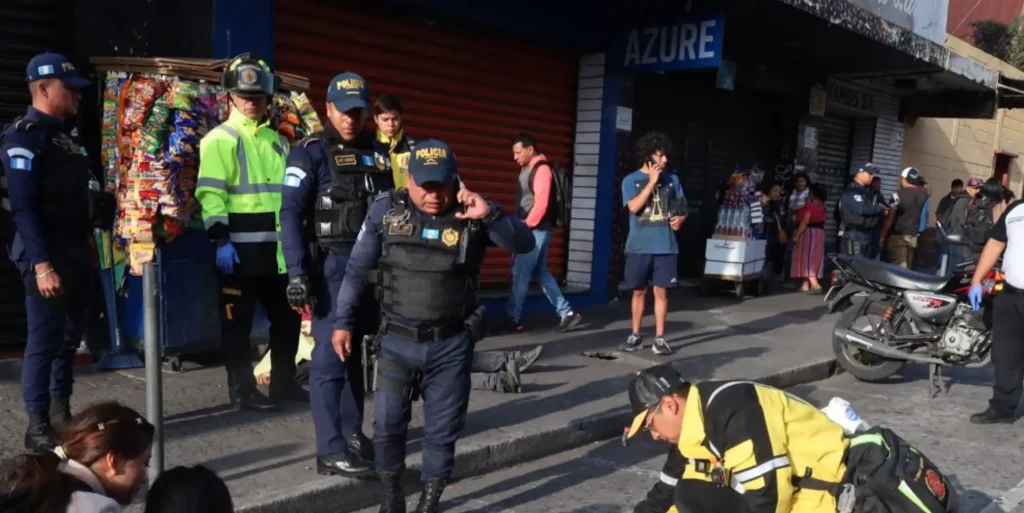 Ataque armado deja tres muertos y complica el tránsito en zona 1