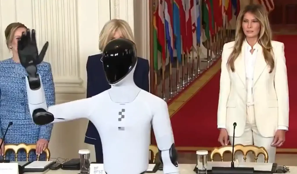 VIDEO: Melania Trump y “Plato”: El debut de la robótica humanoide en la Casa Blanca