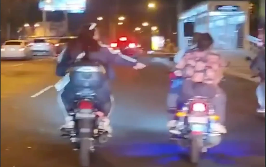 Así captaron a motorista en supuesto estado de ebriedad en el Periférico