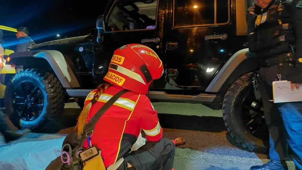 Ataque armado deja muerto dentro de camioneta sin placas en Mixco