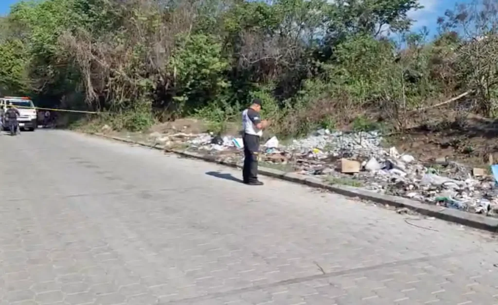 Hallan cuerpo calcinado en carretera hacia una aldea en Amatitlán