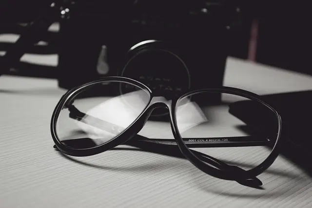 Cómo limpiar correctamente tus gafas y mantener una visión perfecta Lentes. Foto: Pixabay
