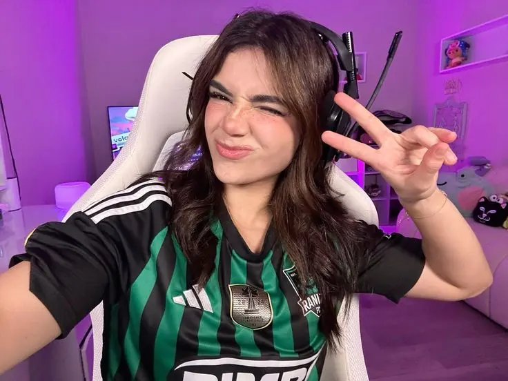 Alana Flores dedica emotivo mensaje a Sebastián Cáceres previo a su debut en el Mundial 2026
