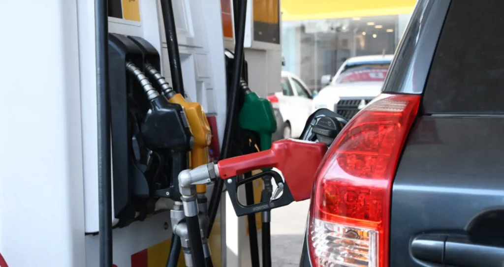 Diésel registra fuerte reducción y gasolinas muestran leve ajuste en sus precios