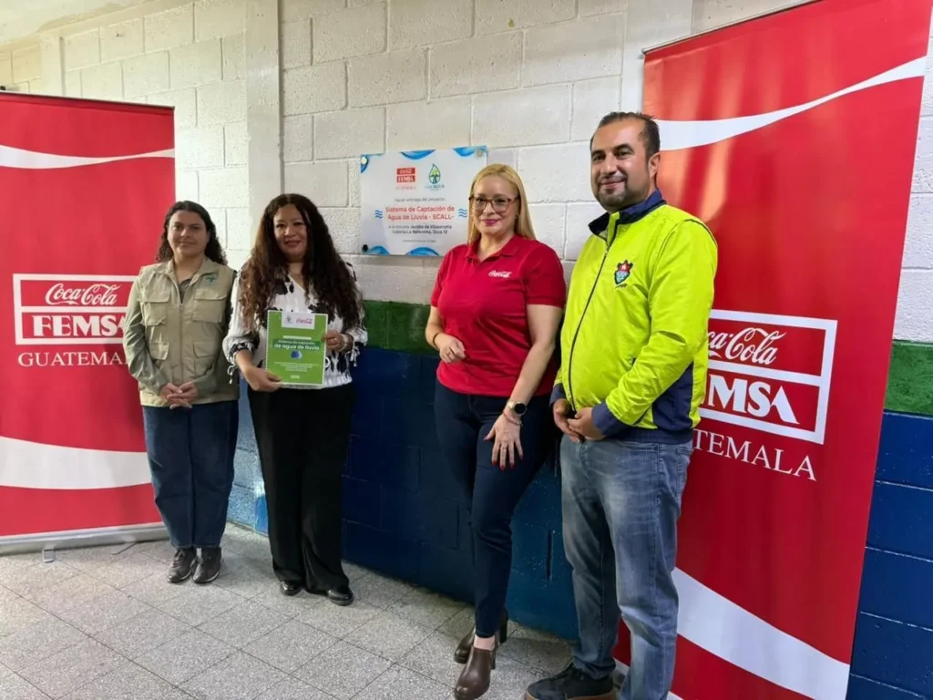 Coca-Cola FEMSA Guatemala fortalece el acceso a agua en comunidad educativa de zona 12