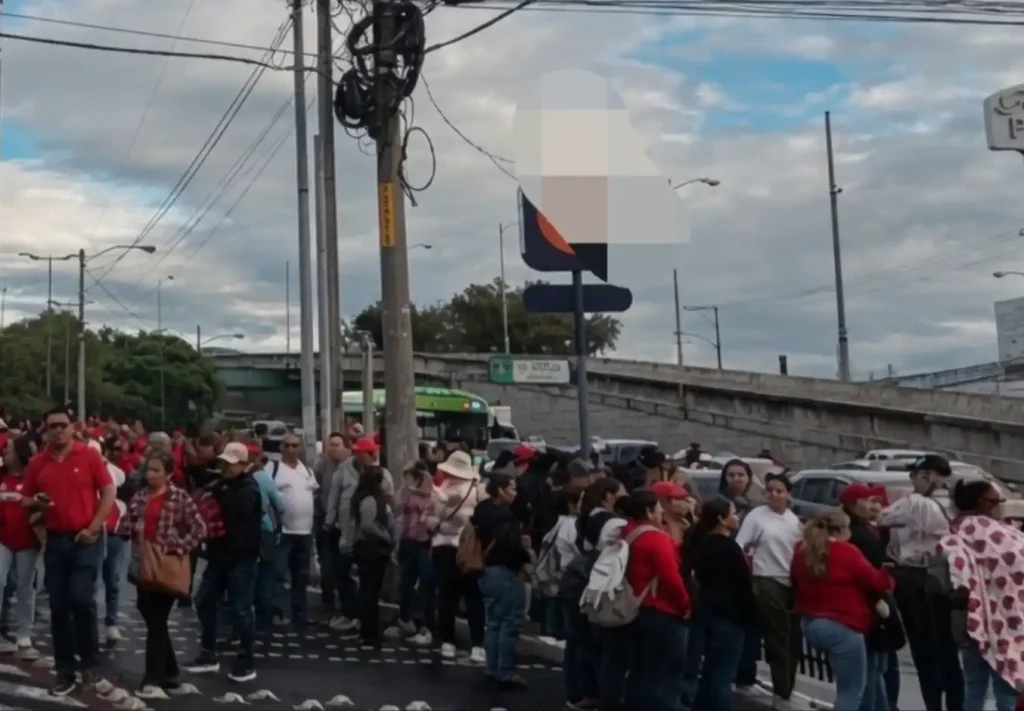 Manifestación pone en alerta el tránsito en la calzada Roosevelt