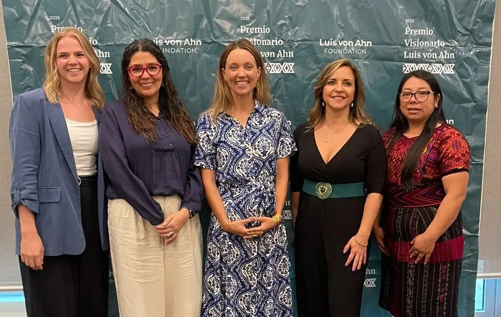 Cuatro mujeres guatemaltecas galardonadas con el Premio Visionario Luis von Ahn 2026