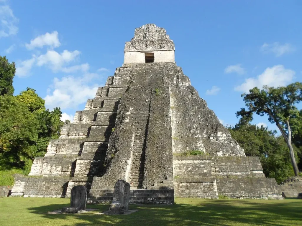 Cerrarán temporalmente la escalinata del Templo II de Tikal por trabajos de remozamiento Templo II de Tikal. Foto: Tripdavisor