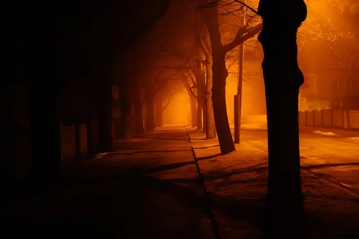El pueblo de Guatemala donde aseguran escuchar lamentos durante la noche Calle misteriosa. Foto: Magnific