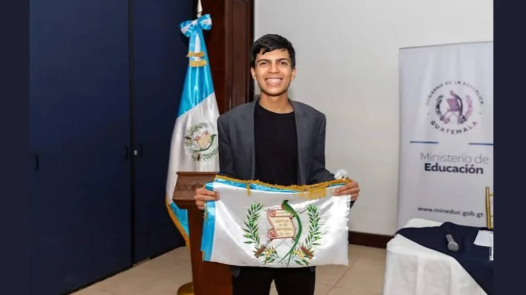 El joven guatemalteco Fabián Yllescas brillará en la XXIX Olimpiada Iberoamericana de Física en Brasil