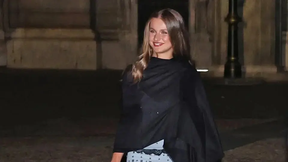 La princesa Leonor inicia una nueva etapa: así fue su primer día en la universidad La princesa Leonor inicia una nueva etapa: así fue su primer día en la universidad. Foto: © casareal.es