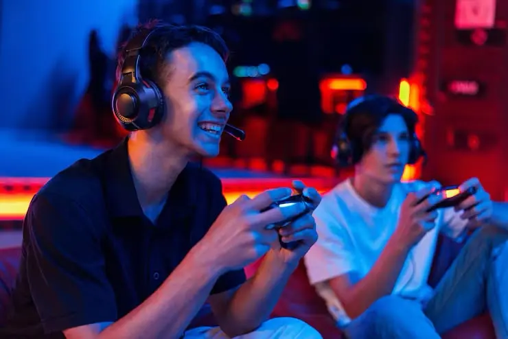 ¿Sabías que algunos videojuegos esconden mensajes secretos? Foto: Freepik