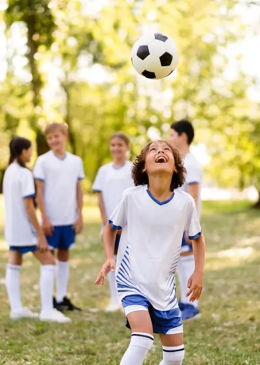 fútbol niños. Foto: Magnific