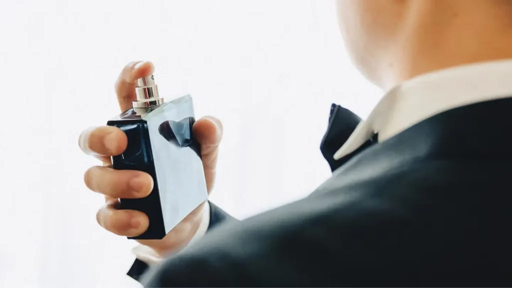Los errores al usar perfume que hacen que el aroma dure menos. Foto: Freepik