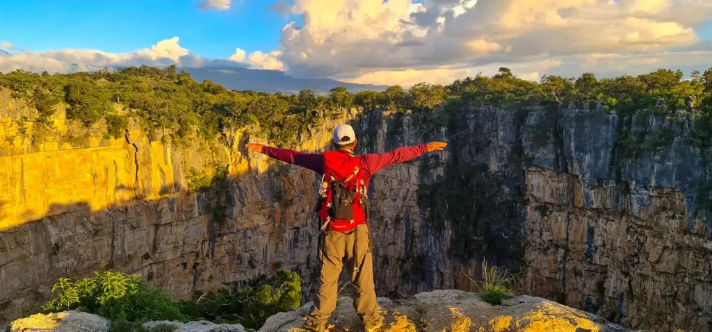 El enorme agujero natural de Guatemala que parece un portal a otro mundo. Foto: GuateValley